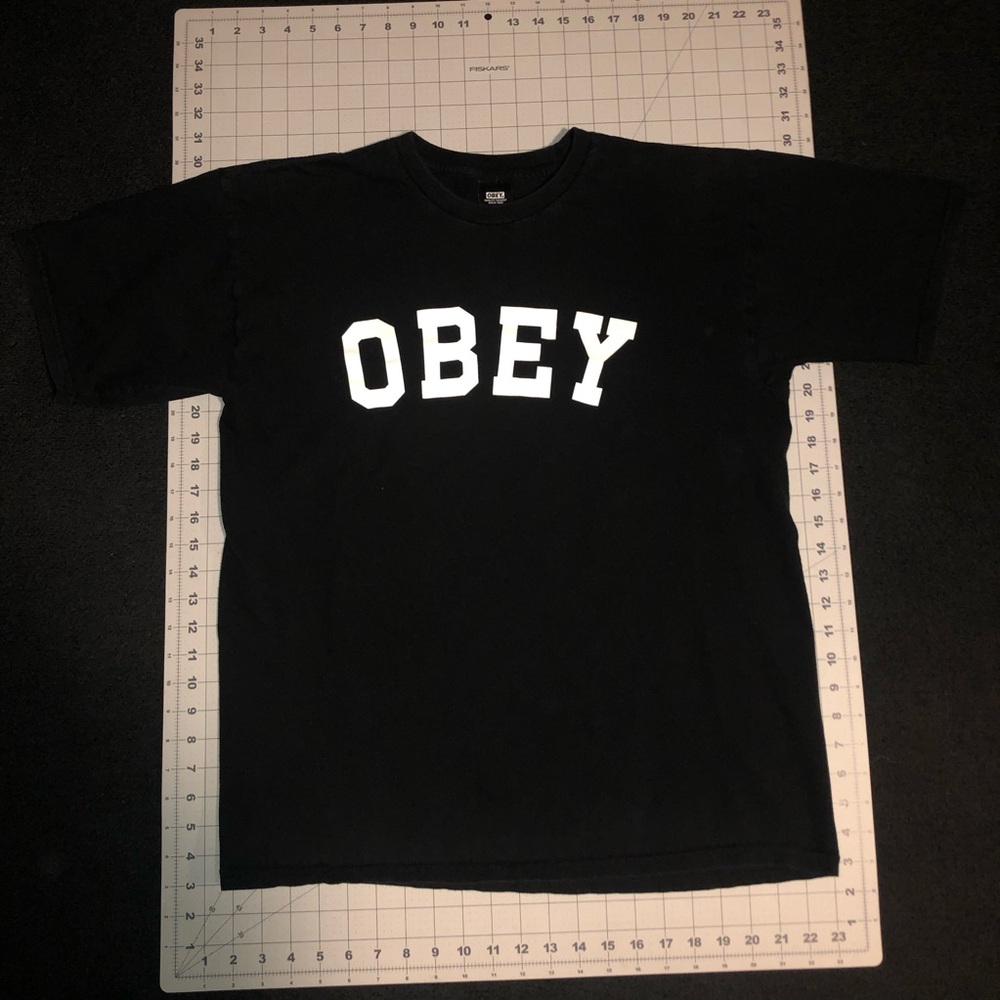 Obey. Size large. Black color. Short Sleeve Shirt.